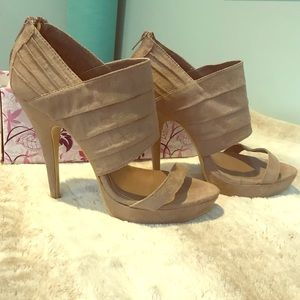ShoeDazzle tan moleskin heels 9.5